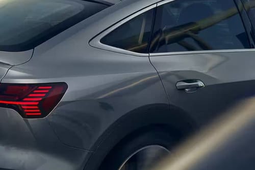 إي-ترون سبورتباك Door handle