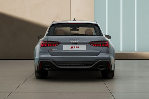 Full Rear View of أودي آر إس 6 أفانت