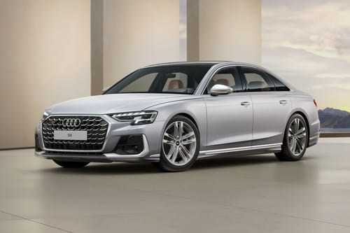 أودي  S8 Front angle low view
