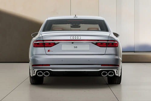 Full Rear View of أودي S8