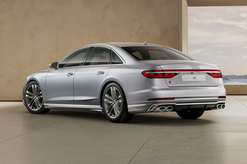 Rear Cross Side View of أودي S8