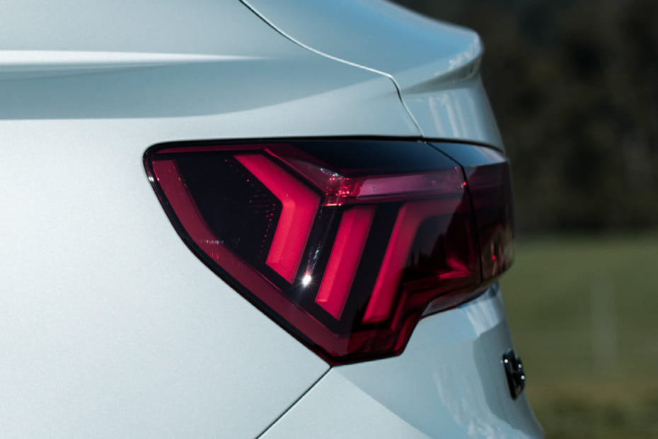 كيو 3 سبورتباك Tail light
