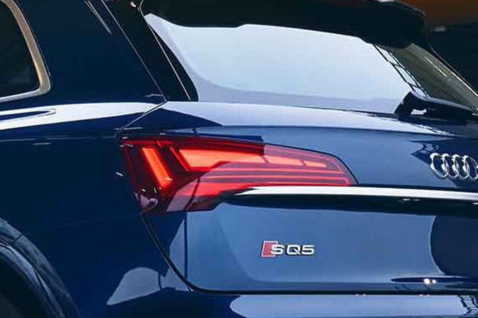 SQ5 Tail light