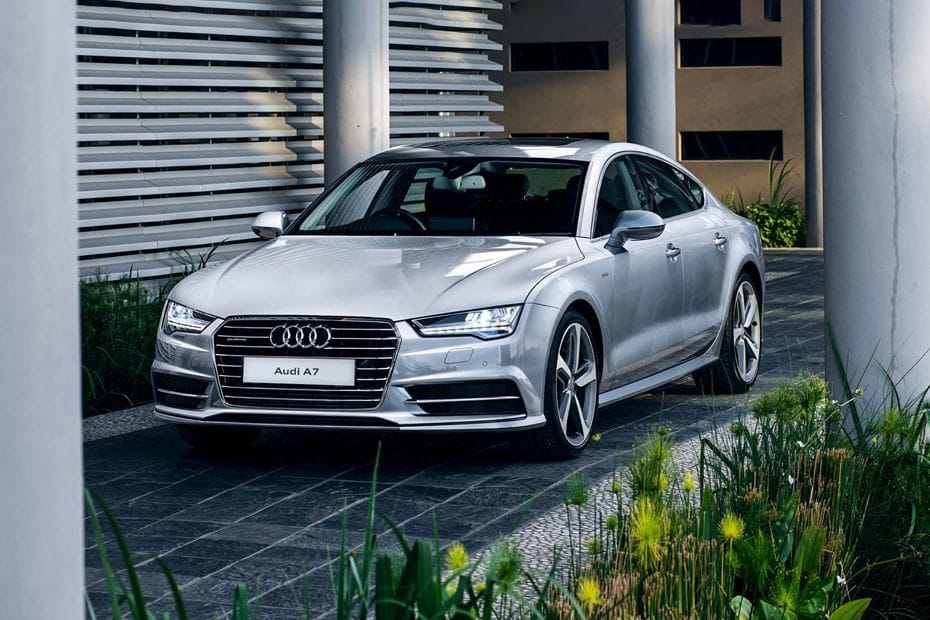 Audi  A7 Front angle low view
