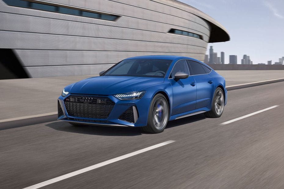 أودي RS7 Front Side View