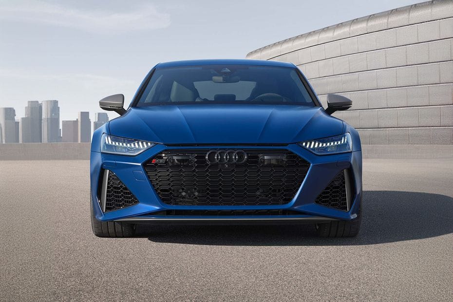 Full Front View of RS7