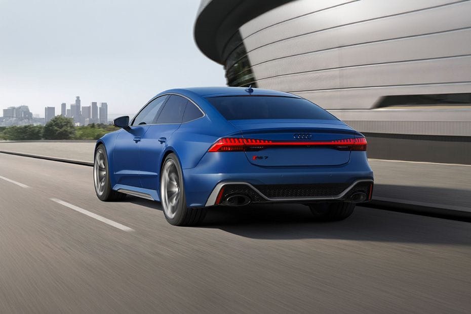 Rear Medium View of أودي RS7