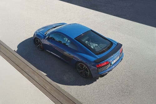 أودي R8 Front Angle High View