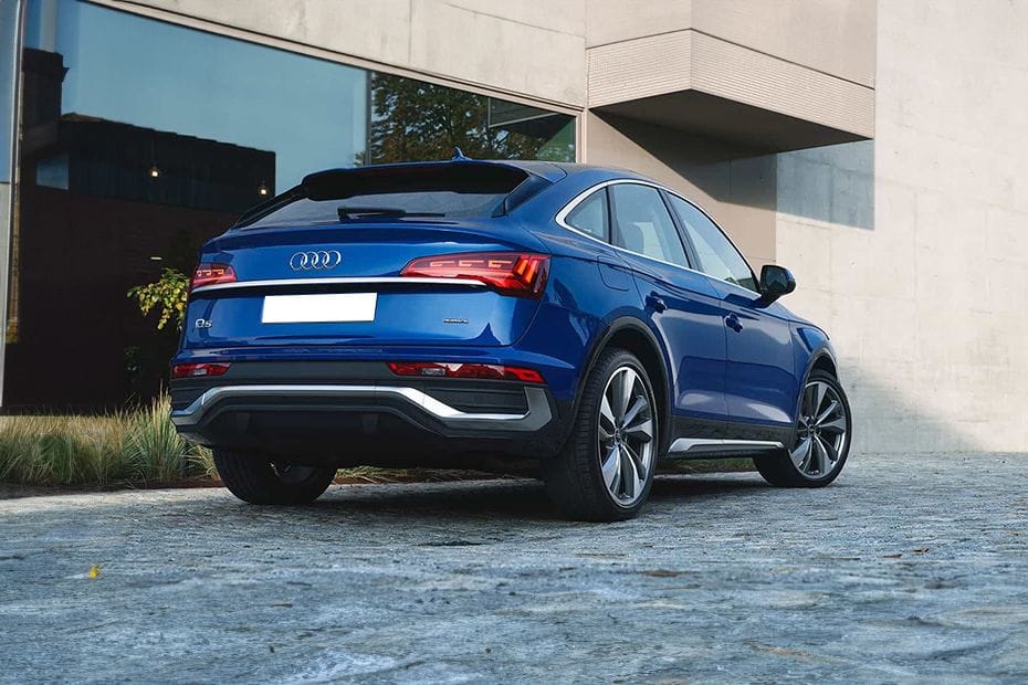 Q5 Sportback Rear Medium Side View