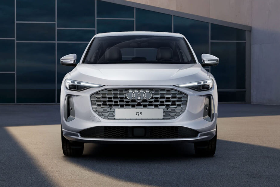 Full Front View of كيو 5 سبورتباك