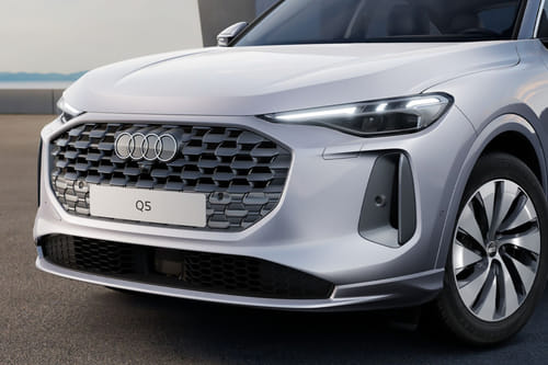 Q5 Sportback Grille View