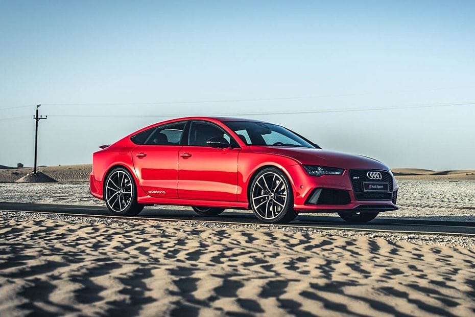 Audi RS7 Sportback Front Cross Side View