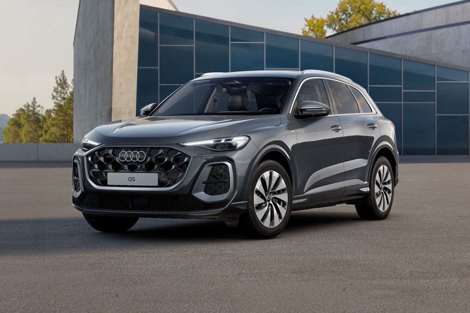 Audi  Q5 Front angle low view