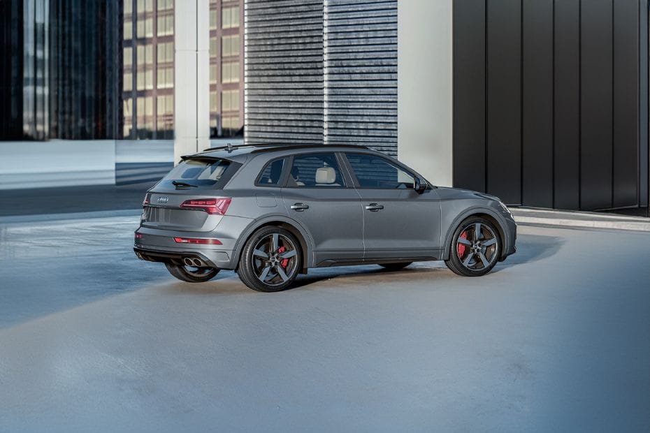 SQ5 2026 Rear Medium Side View
