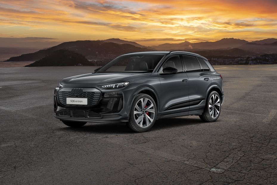 Audi  SQ6 E-Tron Front angle low view