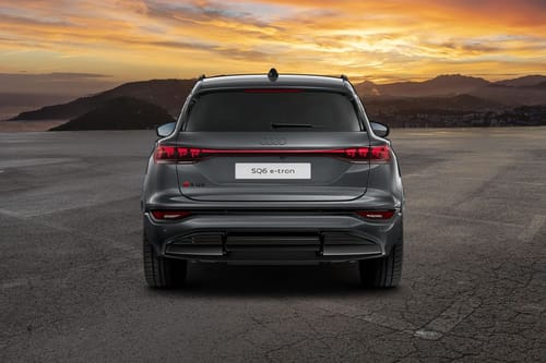 Full Rear View of أودي إس كيو 6 إي-ترون