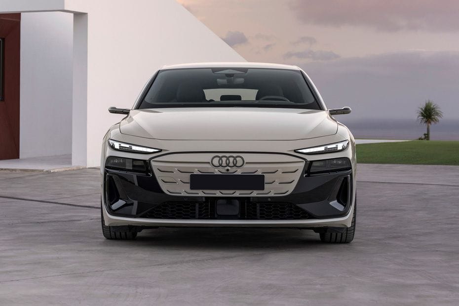 Full Front View of أيه 6 إي-ترون