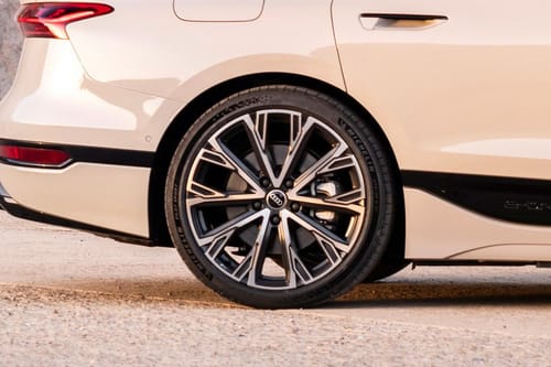 أيه 6 إي-ترون Wheel