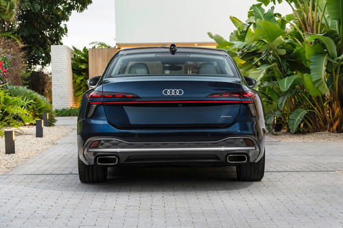 Full Rear View of أودي A6