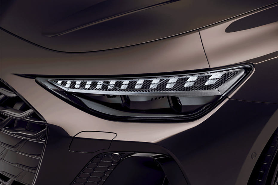 إيه 6 أفانت Headlight