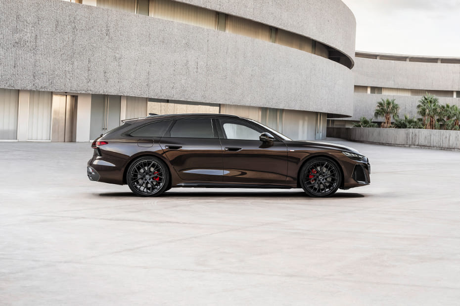 إيه 6 أفانت Medium Angle Front View