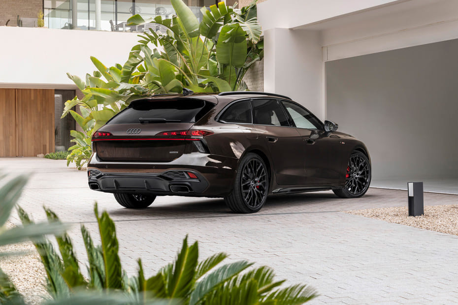 إيه 6 أفانت Rear angle view