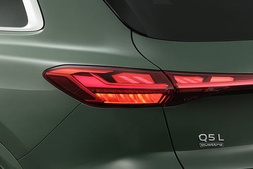 Q5 L Tail light