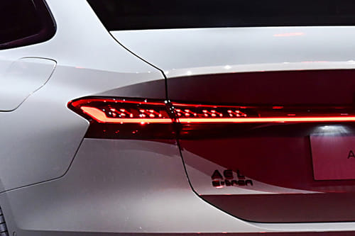 A6L إي-ترون Tail light
