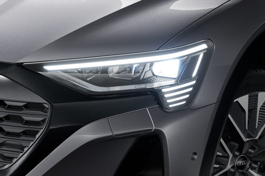 Q8 إي-ترون Headlight