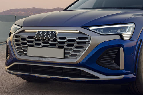SQ8 E-tron Grille View
