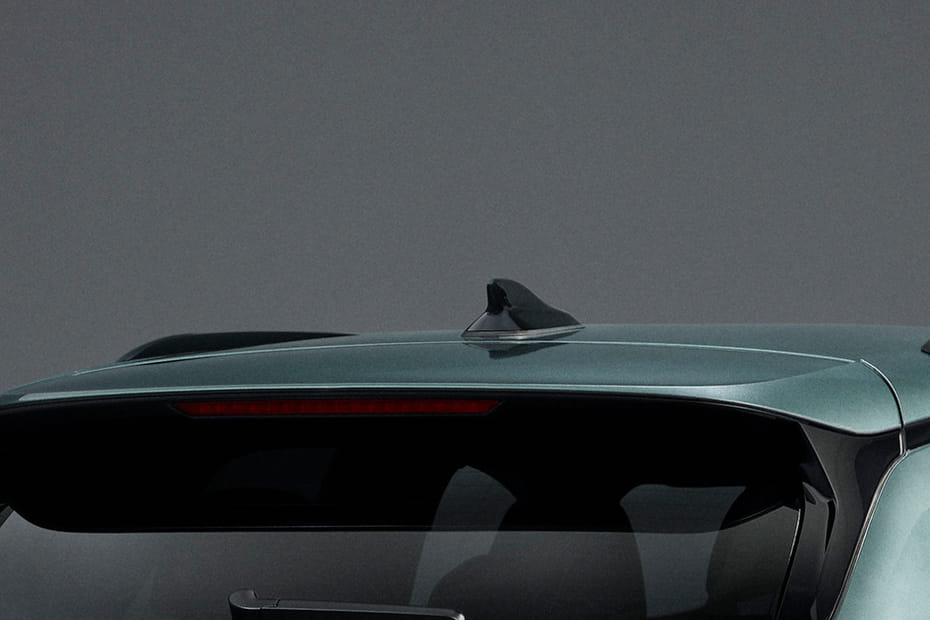 كيو 3 2026 Roof Antenna