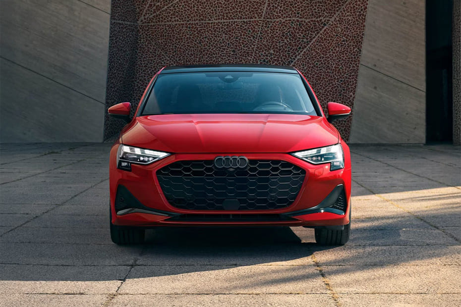 Full Front View of إيه 3