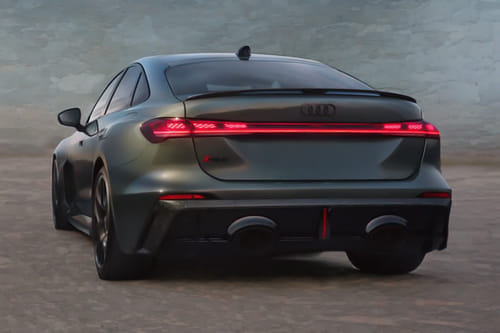 Full Rear View of أودي آر إس ٥