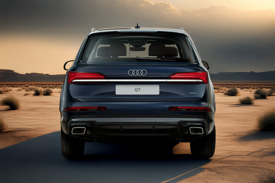 Full Rear View of Audi Q7