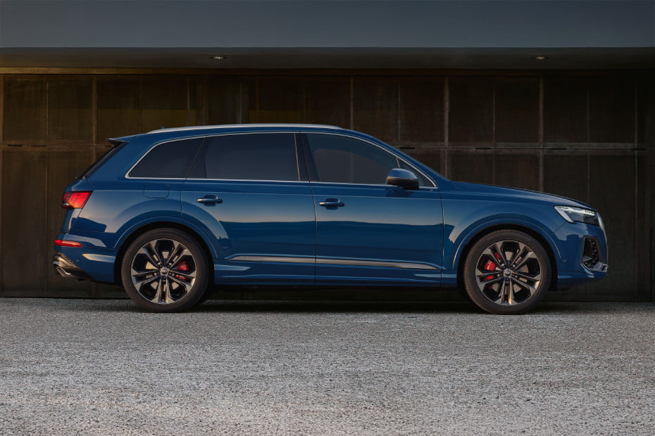 Q7 Medium Angle Front View