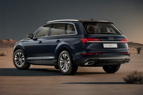 Rear Cross Side View of أودي Q7