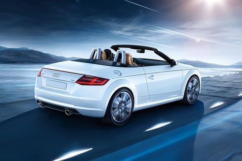 تي تي رودستر Rear angle view