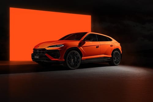 Lamborghini Urus Front Side View