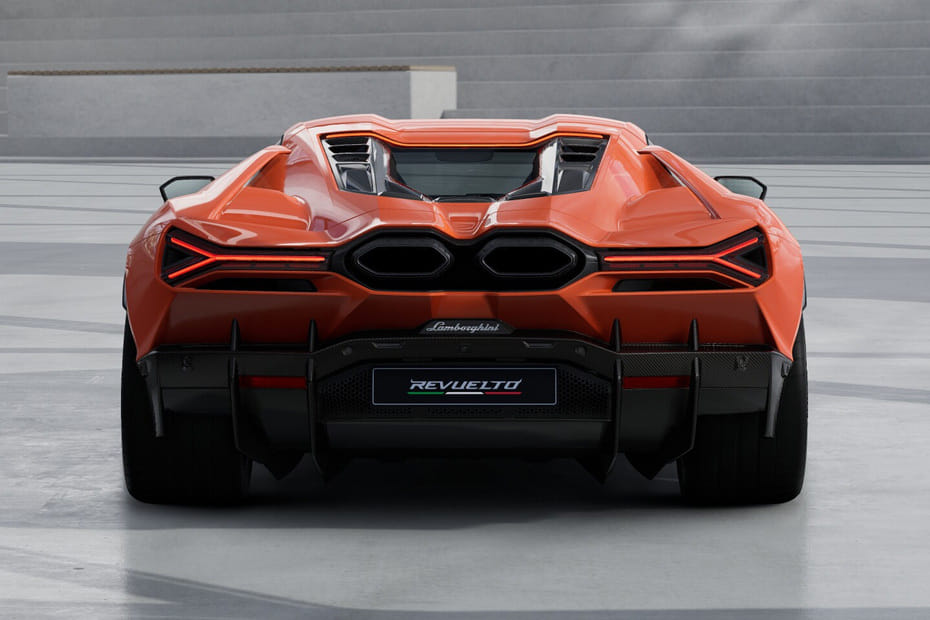 Full Rear View of Lamborghini Revuelto