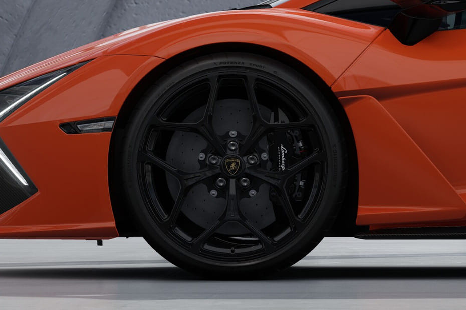 Revuelto Wheel
