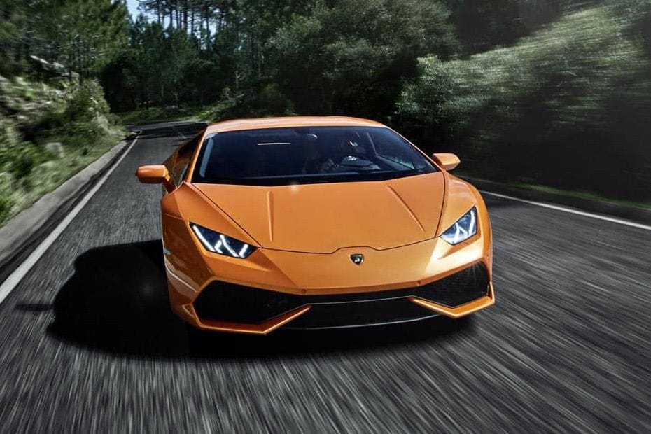 هوراكان Medium Angle Front View