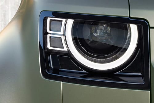 ديفندر Headlight