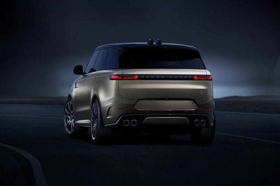 Full Front View of Range Rover Sport