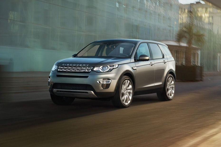 Land Rover  Discovery Sport Front angle low view