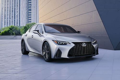 لكزس IS Front Medium View