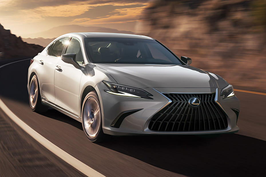Lexus ES Front Medium View