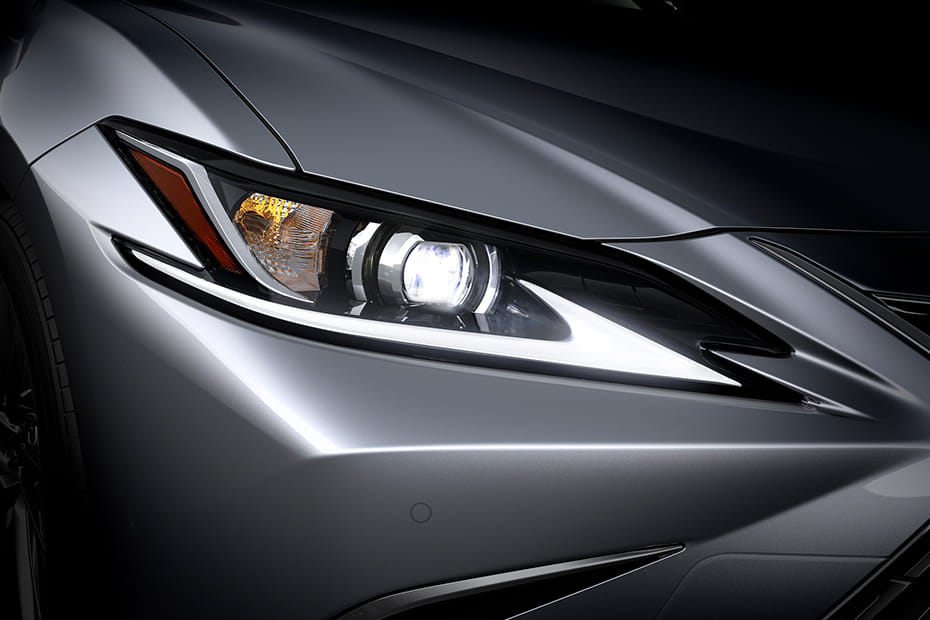 ES Headlight in Saudi Arabia