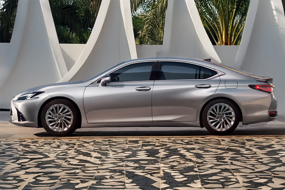 إي إس 2026 Side view