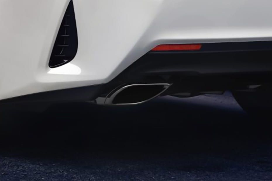 Exhaust Pipe of Lexus RC