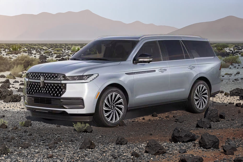 Lincoln  Navigator Front angle low view